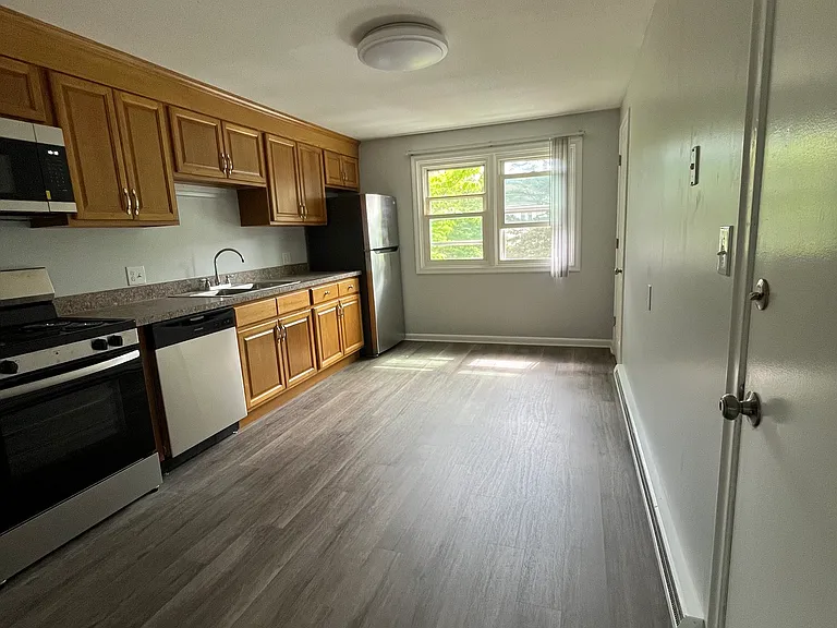 300 E Main St #1C — Photo 7