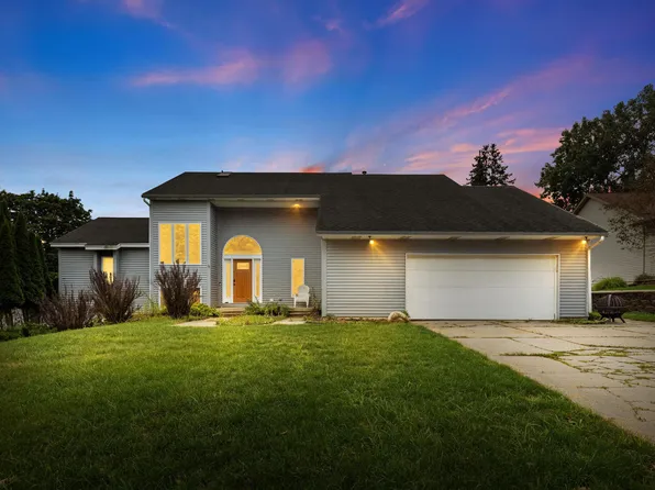 2630 Glencairin Dr NW, Grand Rapids, MI 49504