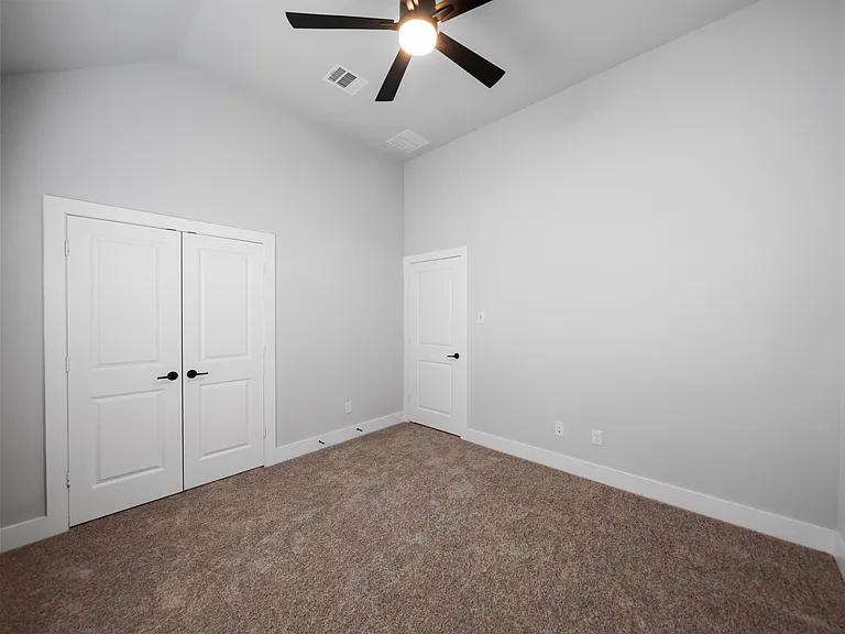 925 Baybrook Ln — Photo 14