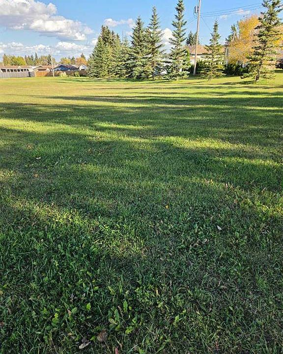1st image of 5 Sifton Cres