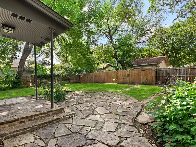 1921 Ben Hall Ct — Photo 24