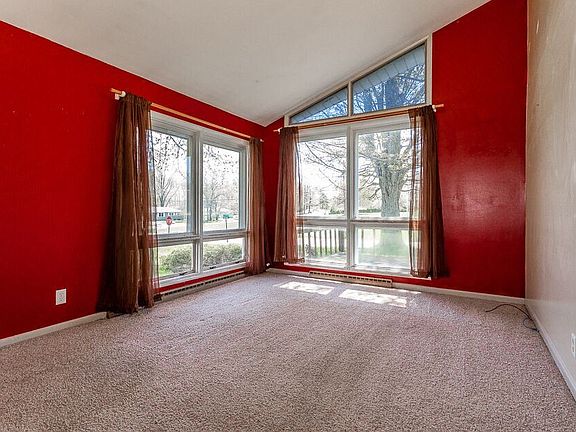 3rd image of 4200 Dartmoor Ln