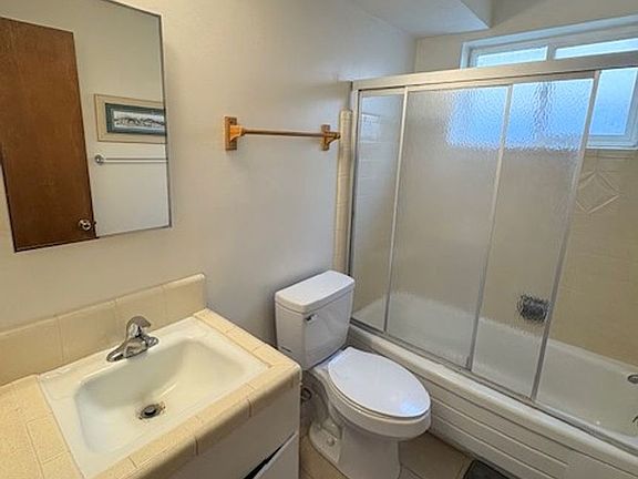 5th image of 828 E 200 S APT 2