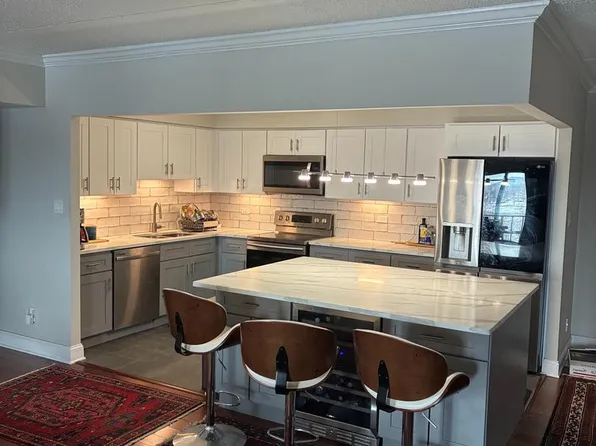 20536 Valley Forge Cir #536, King Of Prussia, PA 19406