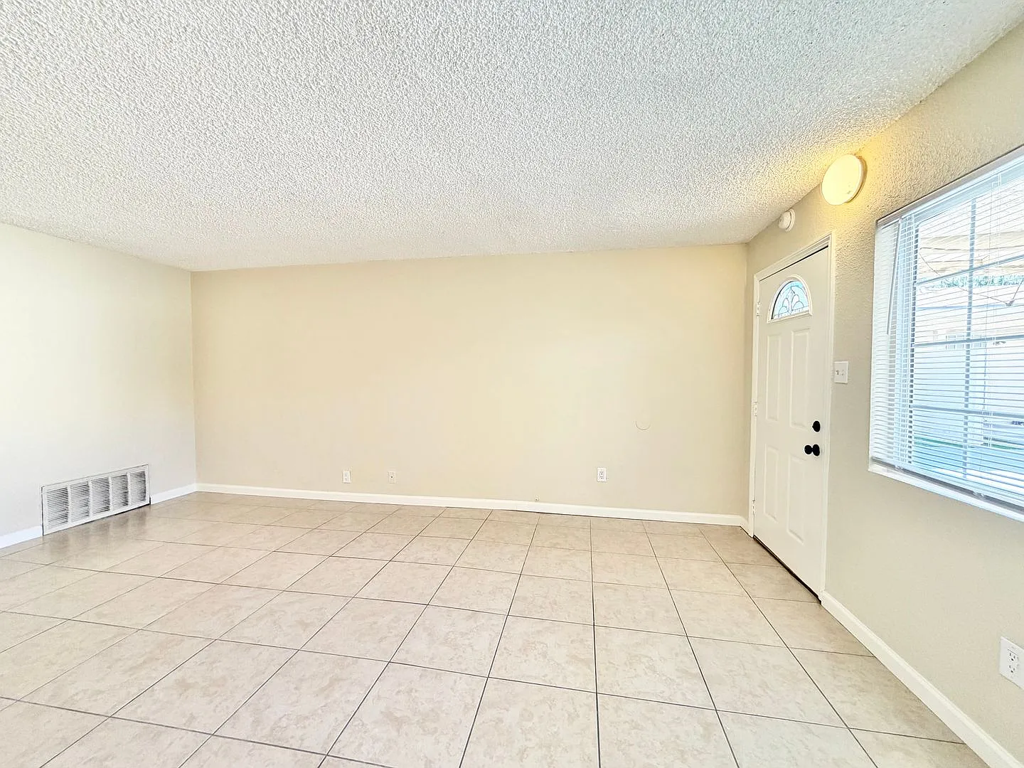 Available Now!! 2 Bedrooms 2 Bathroom House In Indio! — Photo 2