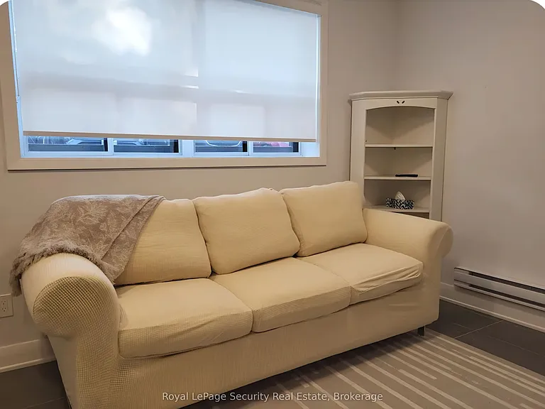 328 Lakeshore Rd E #2 — Photo 11
