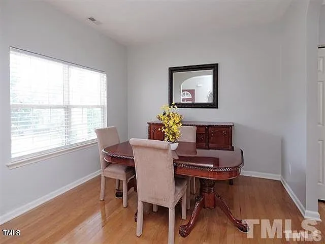 613 Hanson Rd — Photo 2