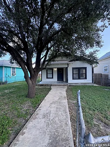 830 Texas Ave — Photo 2