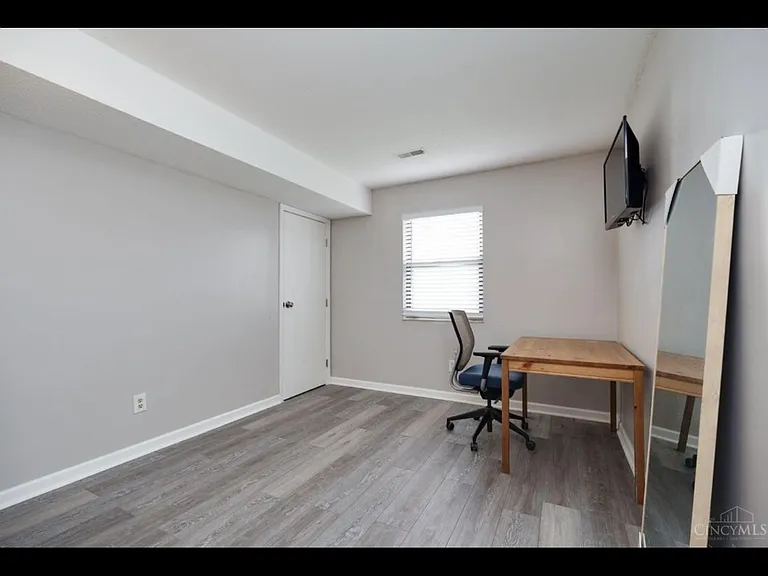 3163 Roesch Blvd #8 — Photo 6