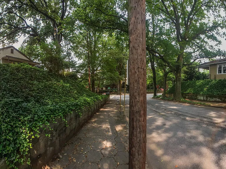 1036 State St NW #B — Photo 10