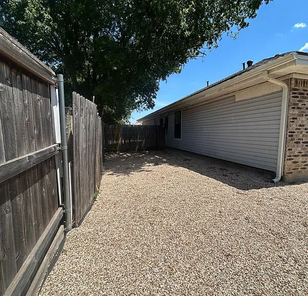 7503 April Ln #7503 — Photo 24