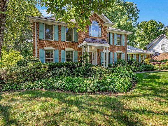3rd image of 12 Ashwicke Ln