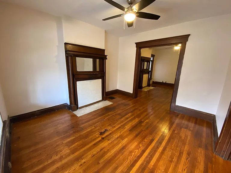King Ave 252-254 SCR — Photo 6