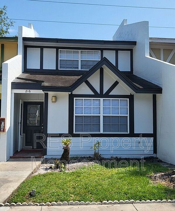 1st image of 816 W 25th St