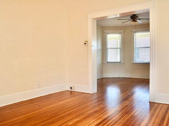 5th image of 105 Fox St Floor 1