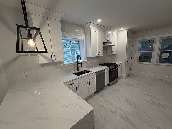 2nd image of 10 Beech St #4