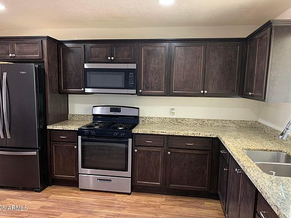 4th image of 111 W CHAMBERS Street