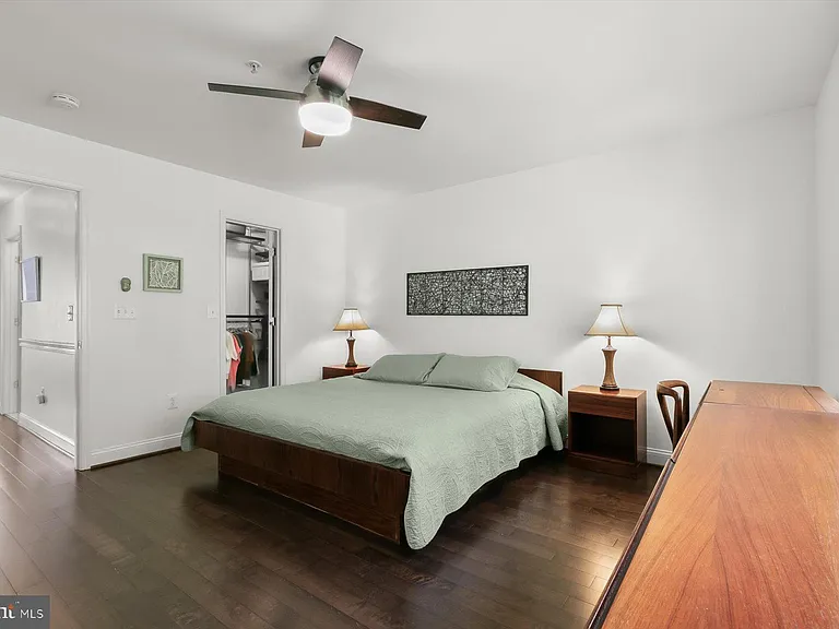 7207 Phelps Hill Ct — Photo 24