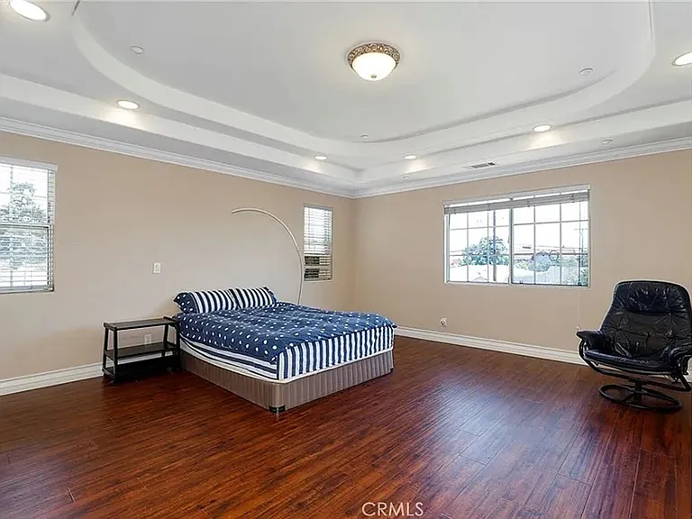 227 Florence Ave — Photo 14