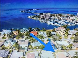 2476 Trade Winds Dr, Dunedin, FL 34698