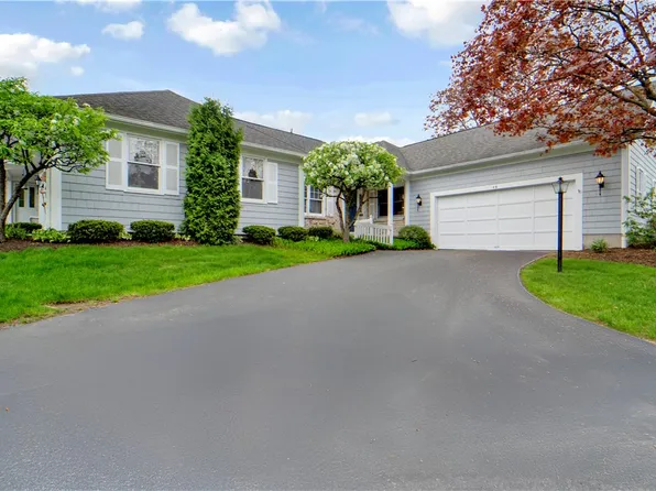 46 Stonington Dr, Pittsford, NY 14534