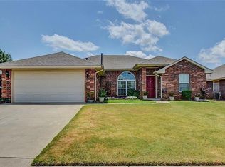 1108 Falco Concolor Dr, Norman, OK 73072
