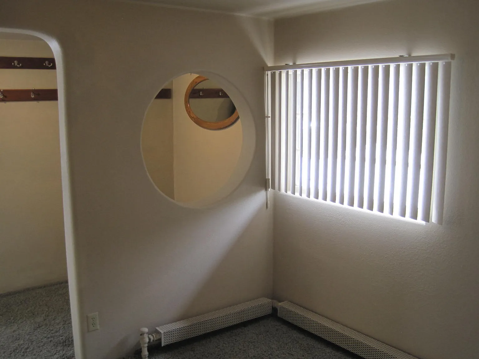 1 bed, 700 sqft, $1,250 — Photo 3