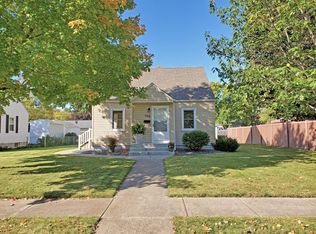 109 5th Ave NE, Osseo, MN 55369