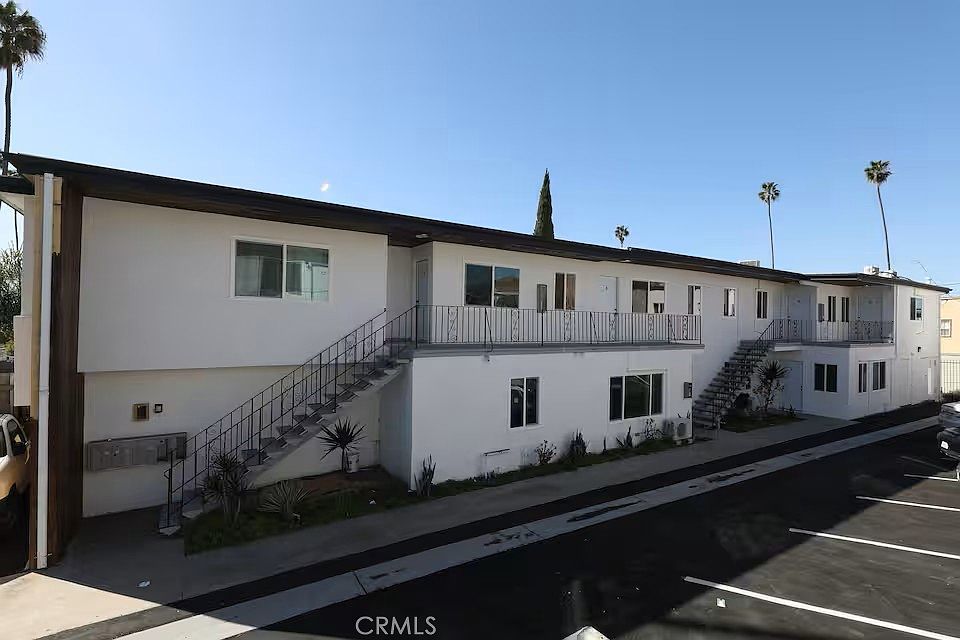 1st image of 1441 S Cloverdale Ave