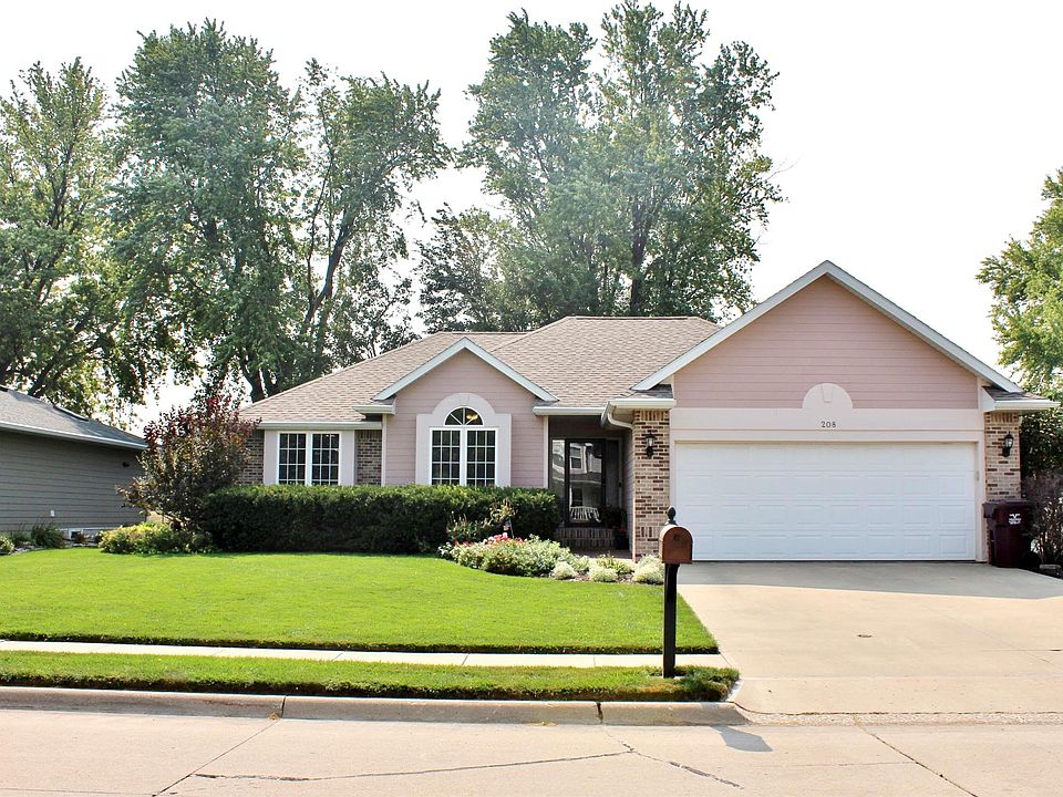1st image of 208 Regency Pkwy