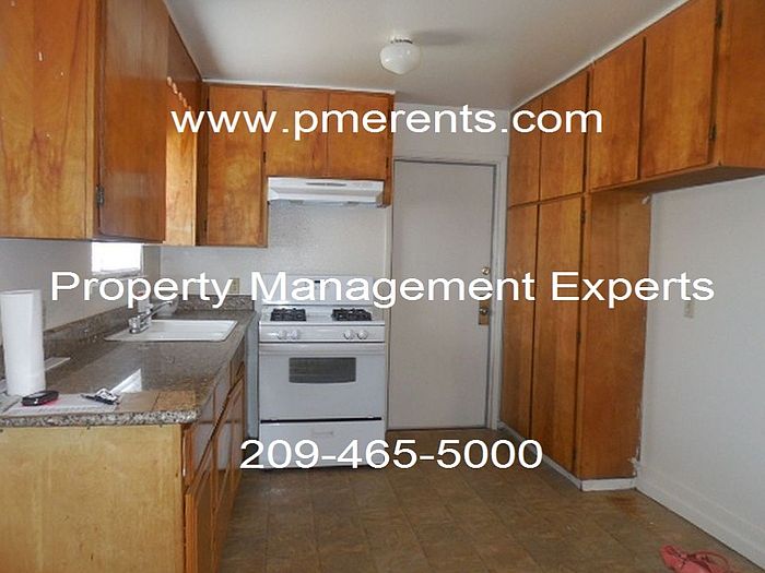 2nd image of 640 N D St