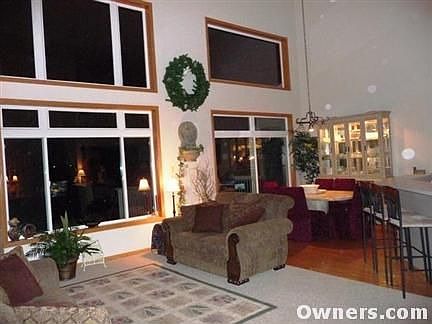 Living Rm / Dining Rm