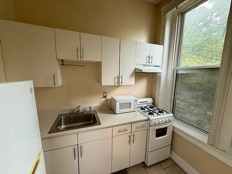 2106 Saint Paul St #2F — Photo 7