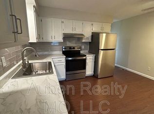 2723 Englewood Ter, Independence, MO 64052