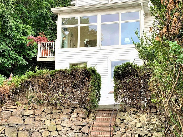 15 Rockwood Pl — Photo 33