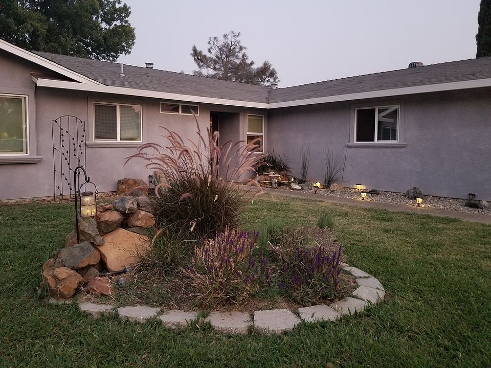 2nd image of 70 Shadow Oak Ct