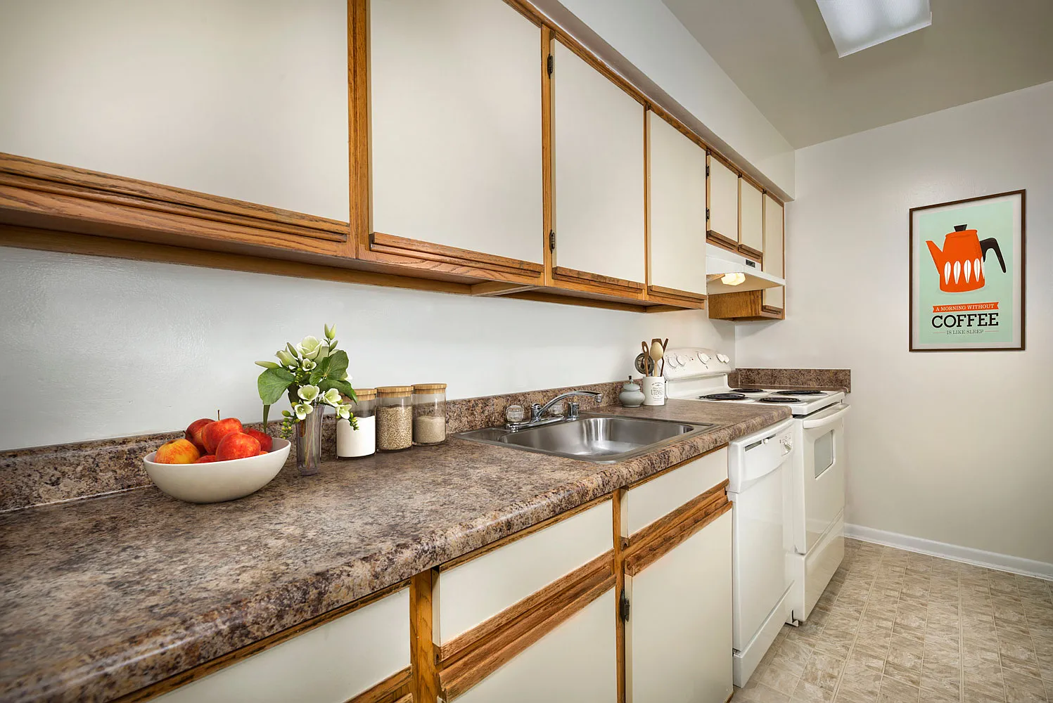 Seneca Club Apartments — Photo 3