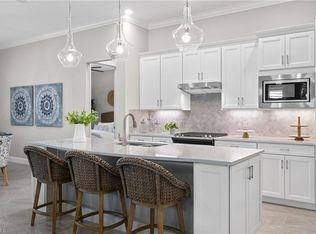 9387 Greyhawk Trl, Naples, FL 34120