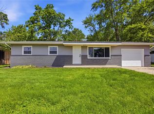 711 E Division St, Altamont, IL 62411