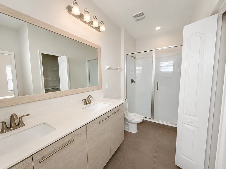 160 Angelas Ave — Photo 3
