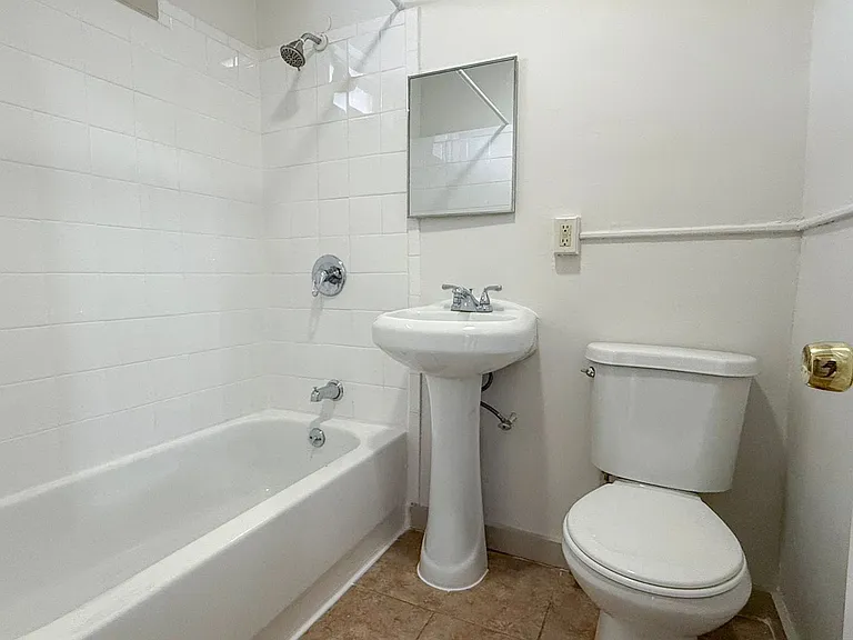 31-33 Bond St — Photo 14