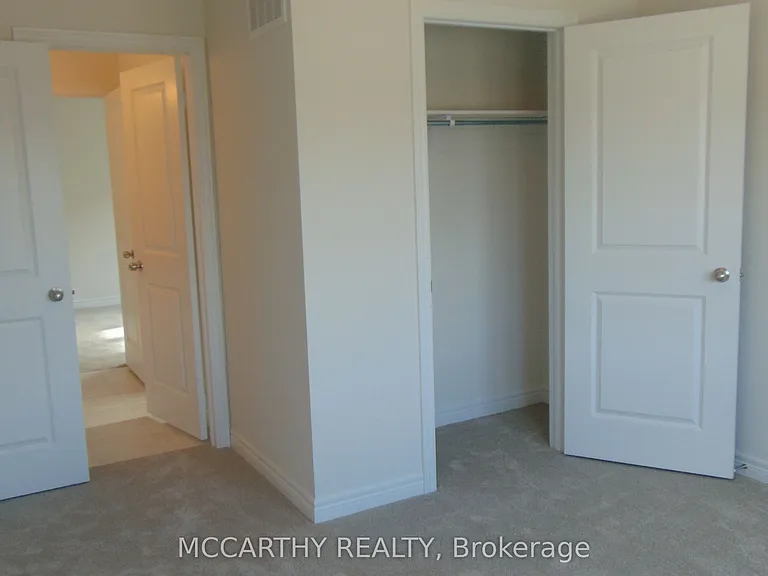 496 Black Cherry Cres — Photo 11