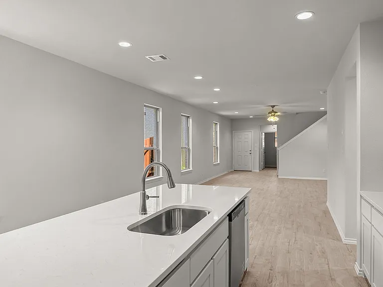 1908 Iris Rd — Photo 15