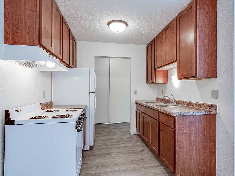 956 Place Apartments, Forest Lake, MN