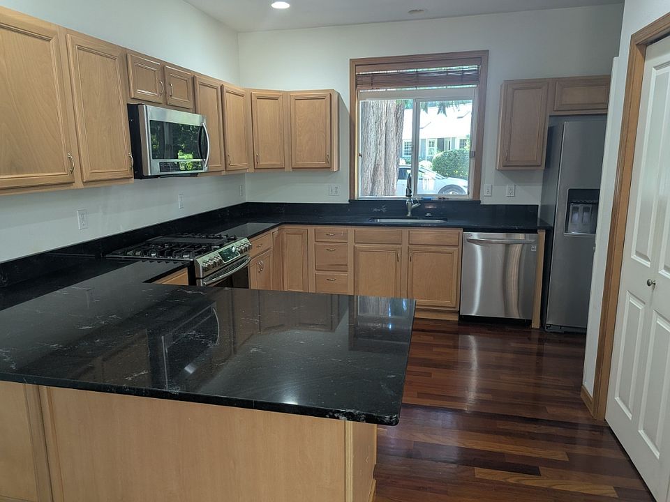 1st image of 92 Windward Dr