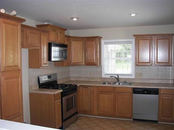 2nd image of 123 Avon Dr