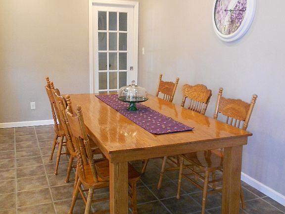 4th image of 2427 Russell Dr