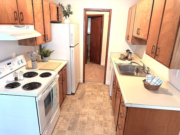 2nd image of 17160 Avondale Way NE APT 8