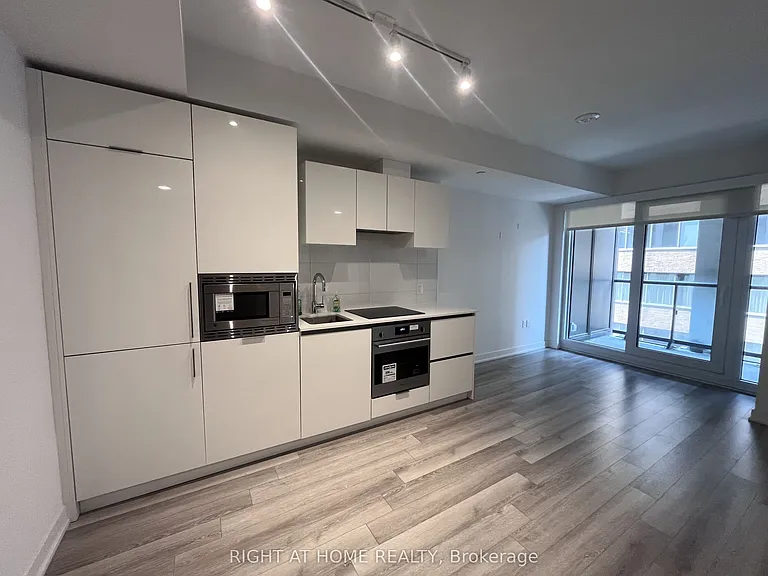 121 Saint Patrick St #411 — Photo 6
