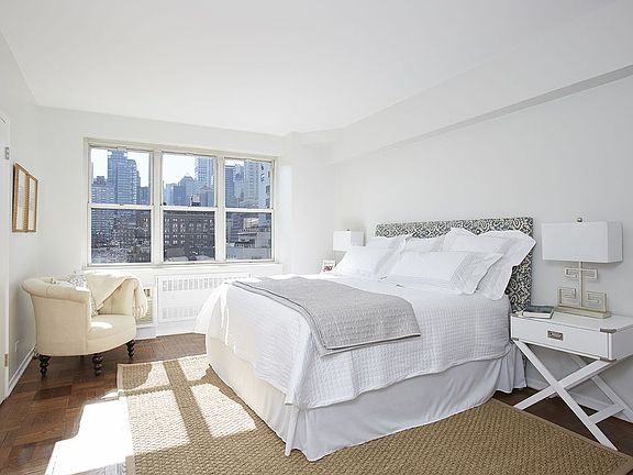 4th image of 114 E 66th St #12A